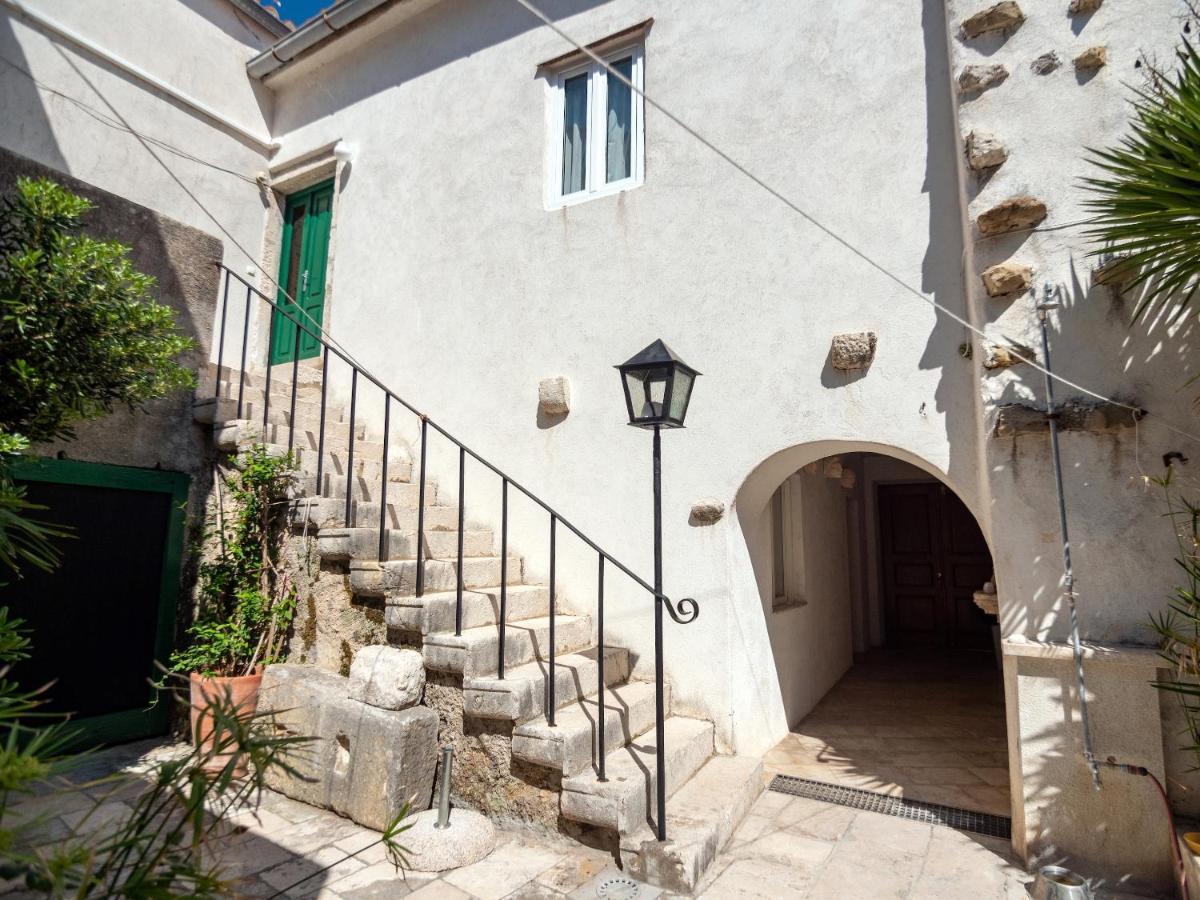 Apartment Julietta Rab Town Luaran gambar